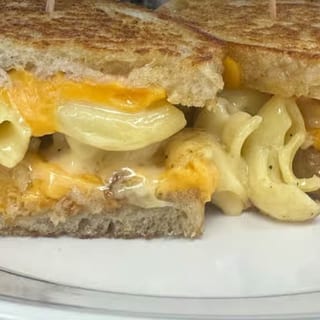 Chinook Grilled Mac & Cheese Sandwich